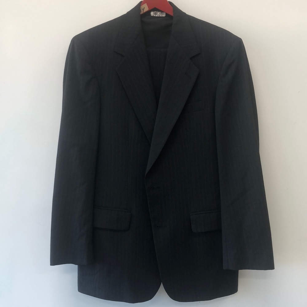 Classic pinstripe three-piece suit - 42L 36/32